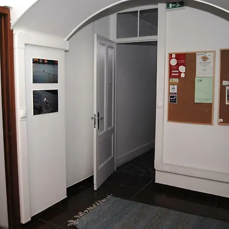 1Ofushostel B&B *