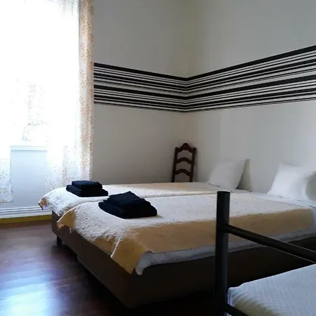 Hostal 1Ofushostel B&B Ponta Delgada