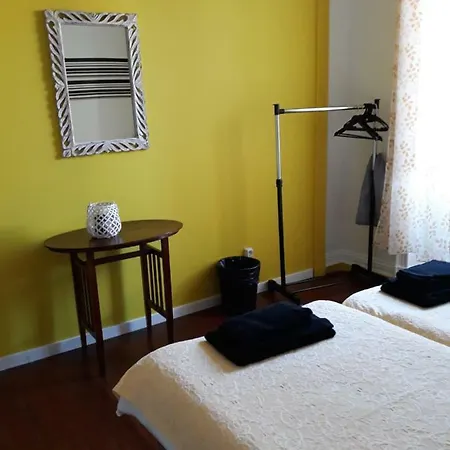 1Ofushostel B&B Hostal Ponta Delgada