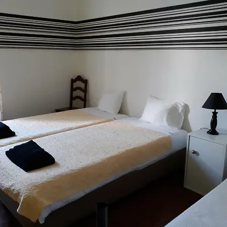 Hostal 1Ofushostel B&B Ponta Delgada